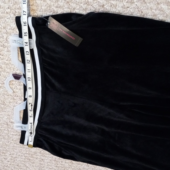 No Boundaries Embellished Jogger athleisure Pants black  high-rise black cozy - Picture 9 of 13